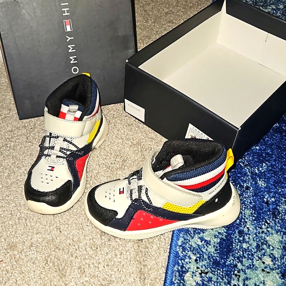 Kids sneakers used size 10c - Picture 1 of 4